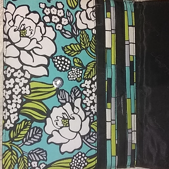 Island blooms large folio by Vera Bradley - Picture 2 of 3